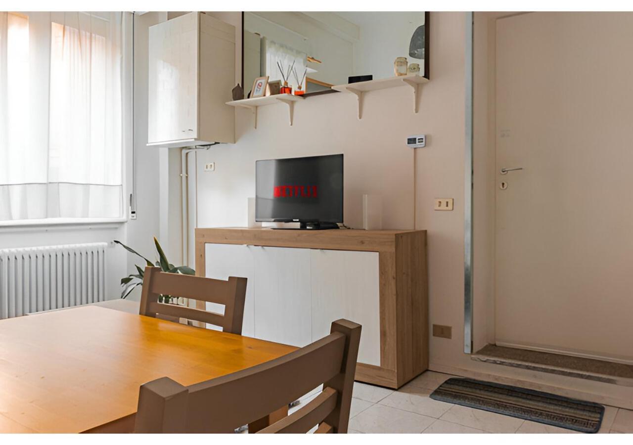 Free Parking - 5 Min By Walk From City Center Côme Esterno foto